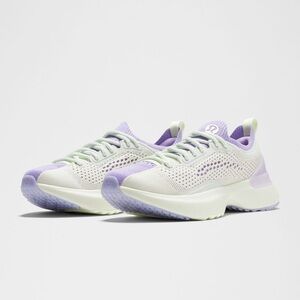 New in box lululemon athletica Women's Chargefeel 3 Workout Shoe Size 8W